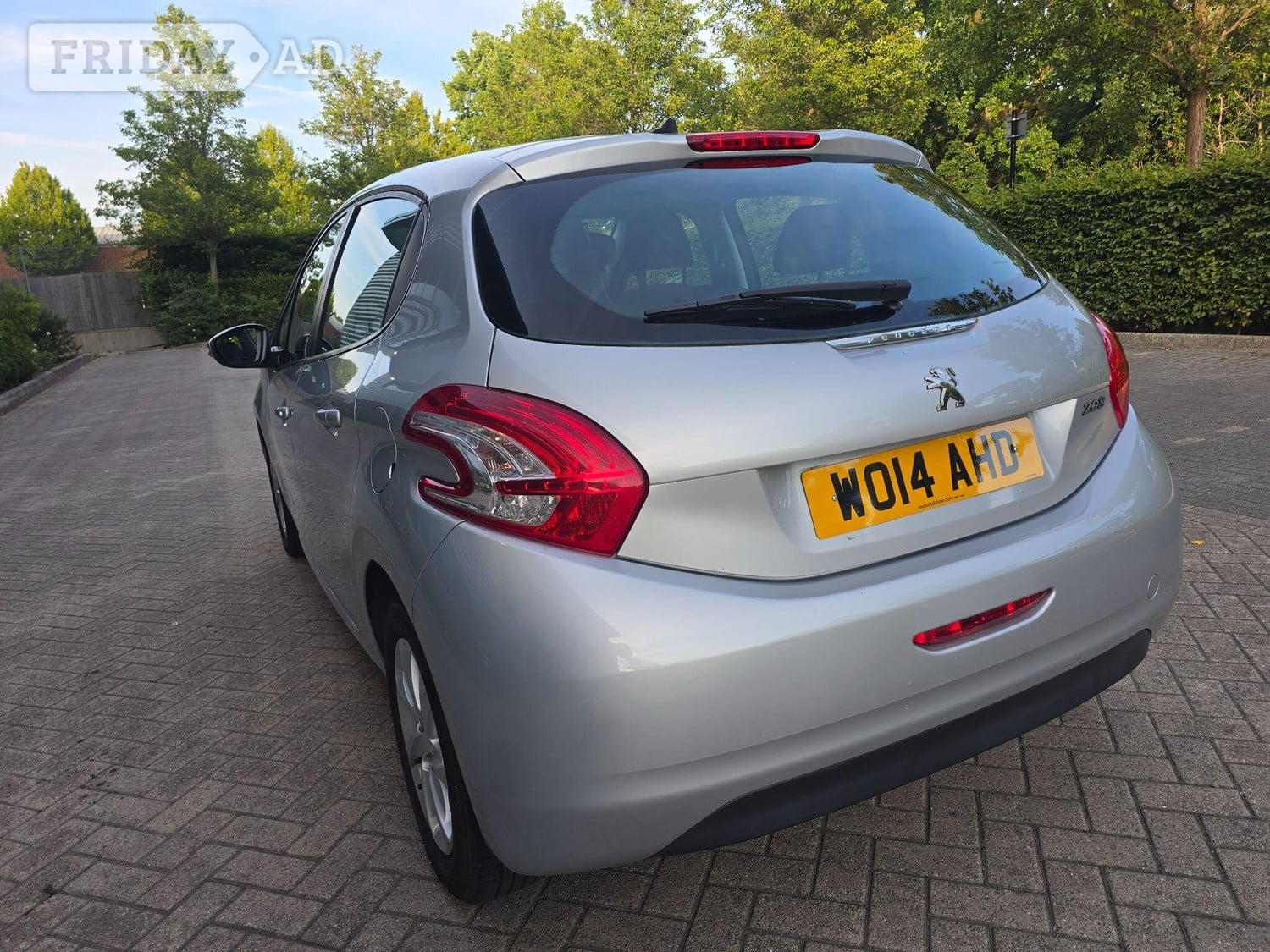 Peugeot 208 2014 - Cars