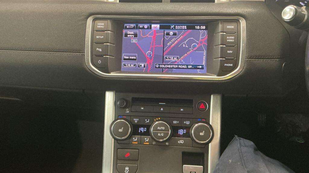 [ berth ]Land Rover Range Rover Evoque