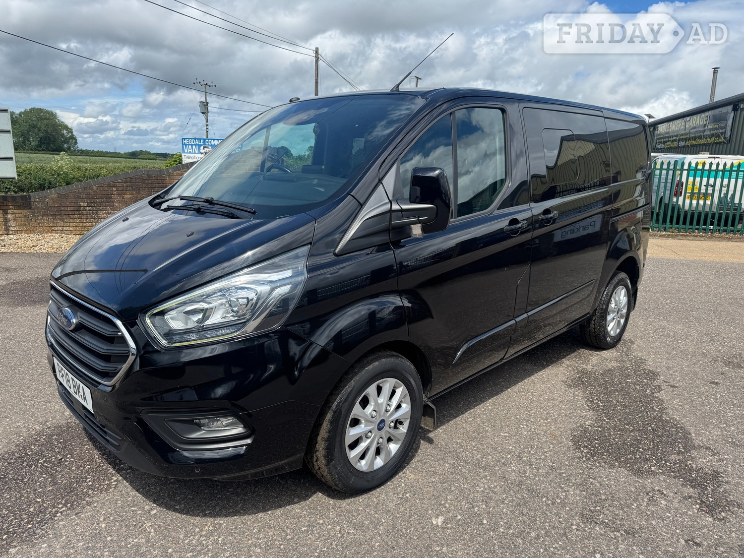 [ berth ]Ford Transit Custom
