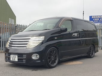 Nissan Elgrand 2004