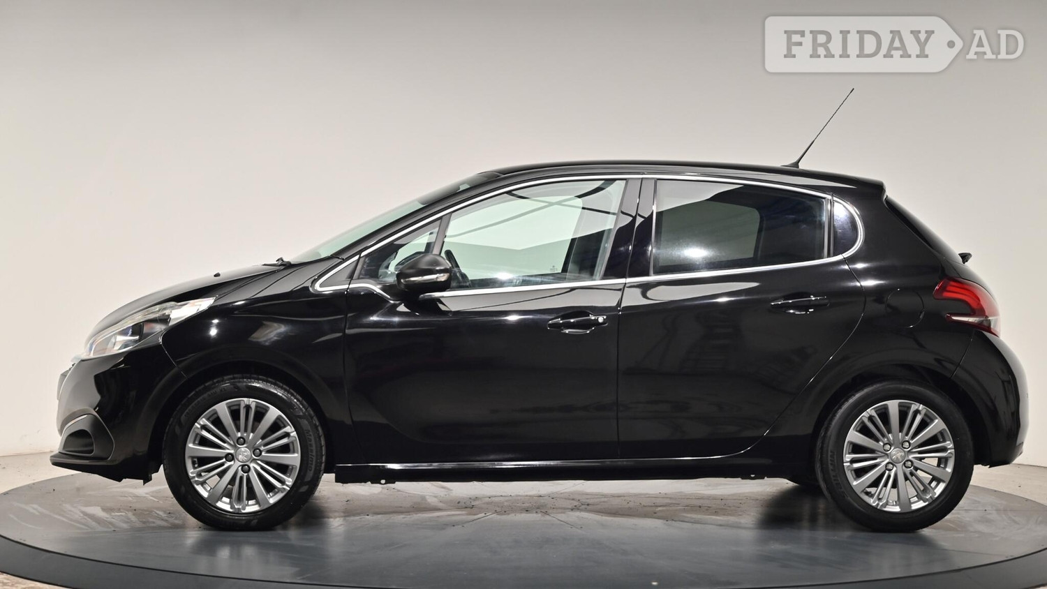 [ berth ]Peugeot 208