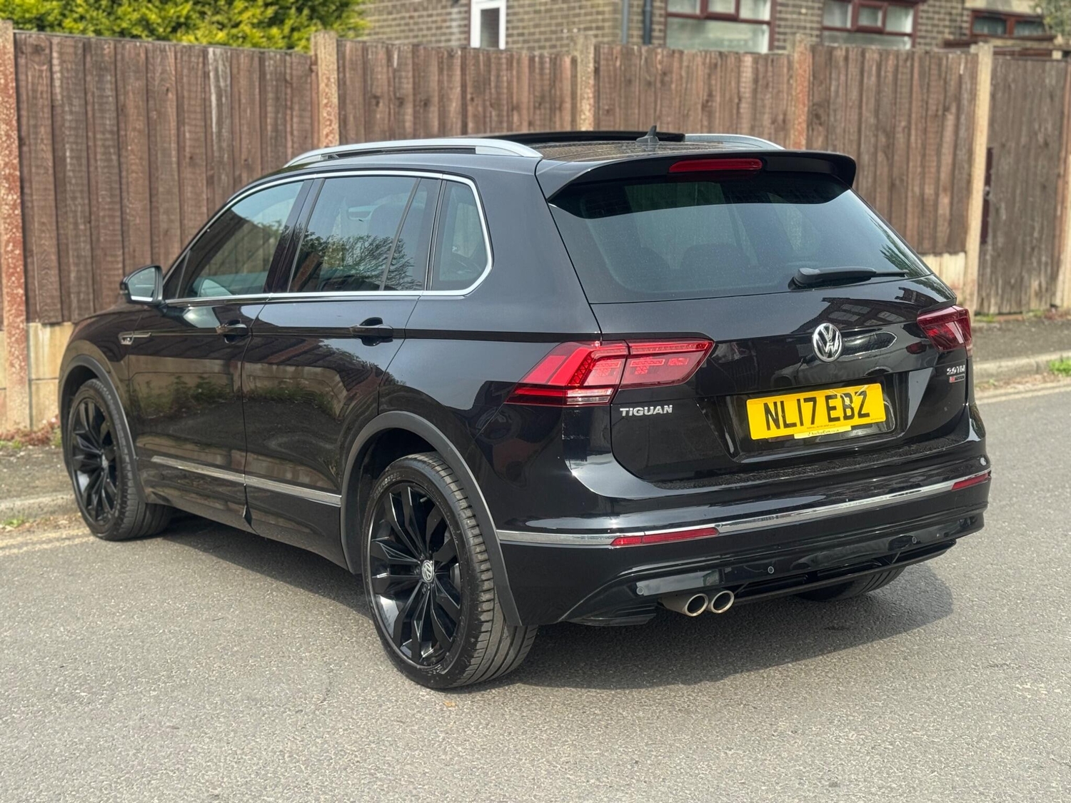 Volkswagen Tiguan 2017 - Cars