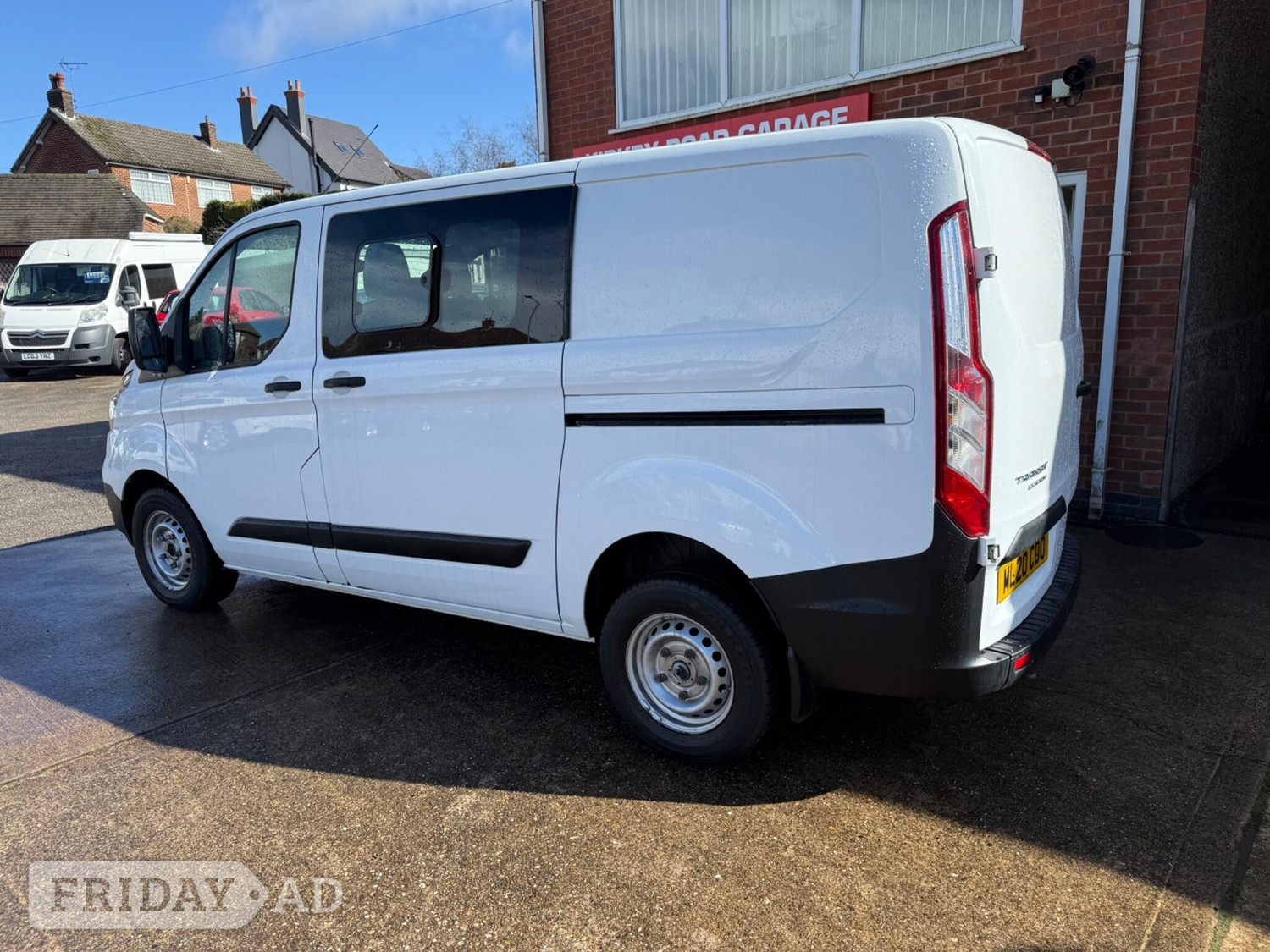 [ berth ]Ford Transit Custom