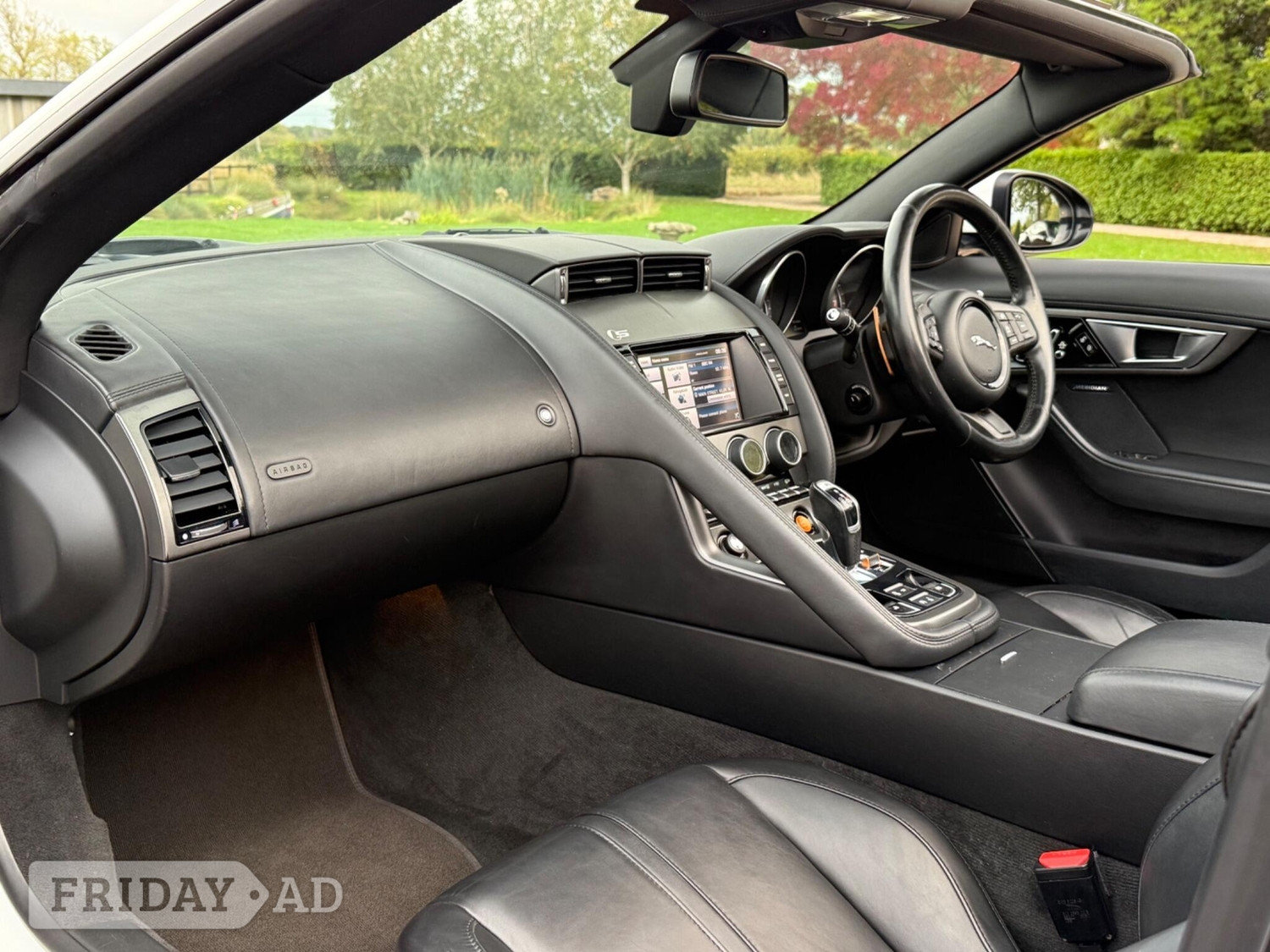 [ berth ]Jaguar F-Type