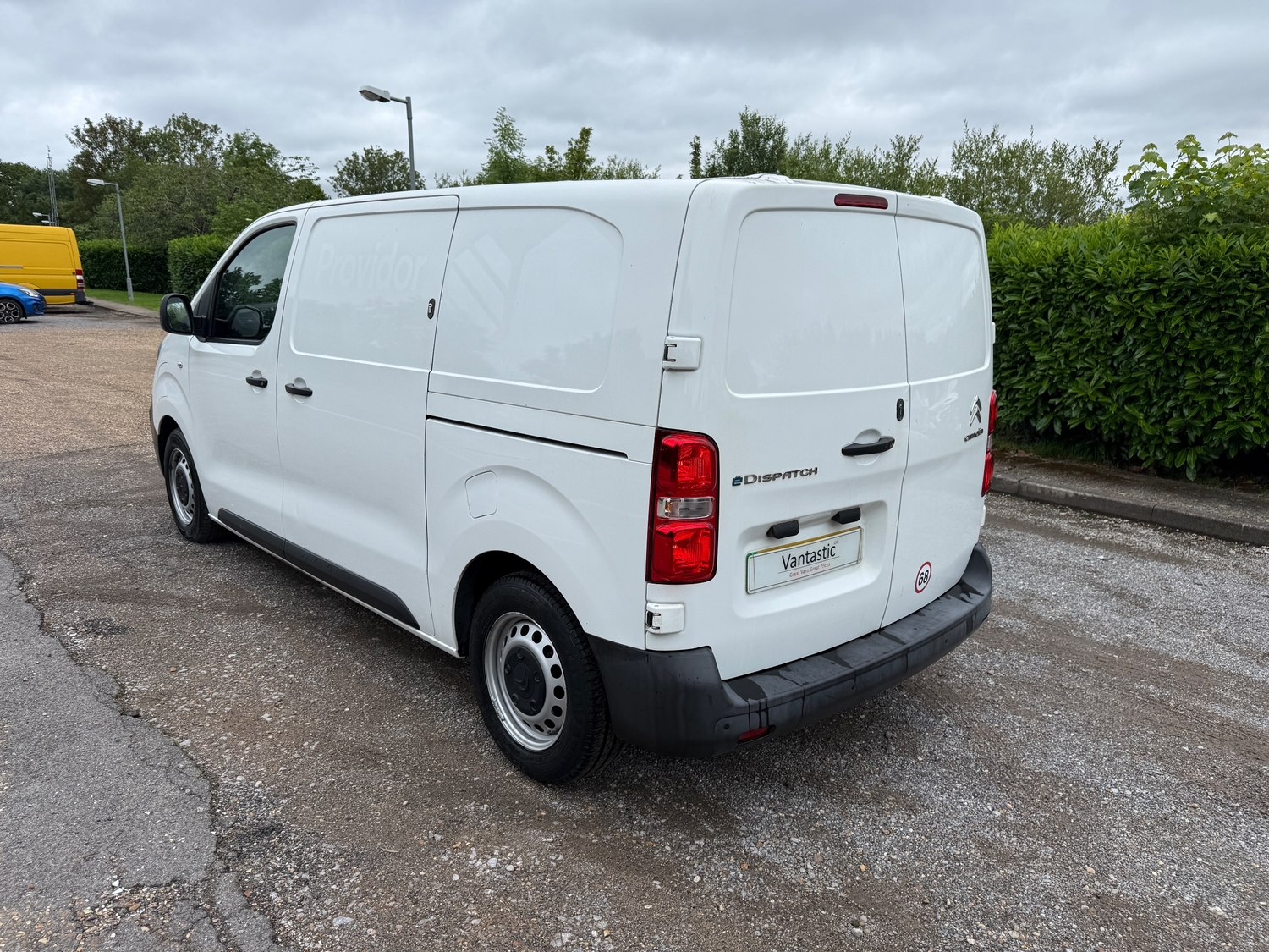 [ berth ]Citroen e-Dispatch