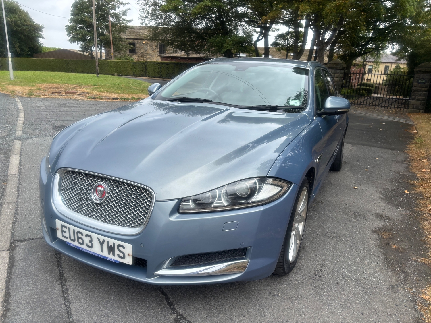 Jaguar XF 2013 - Cars