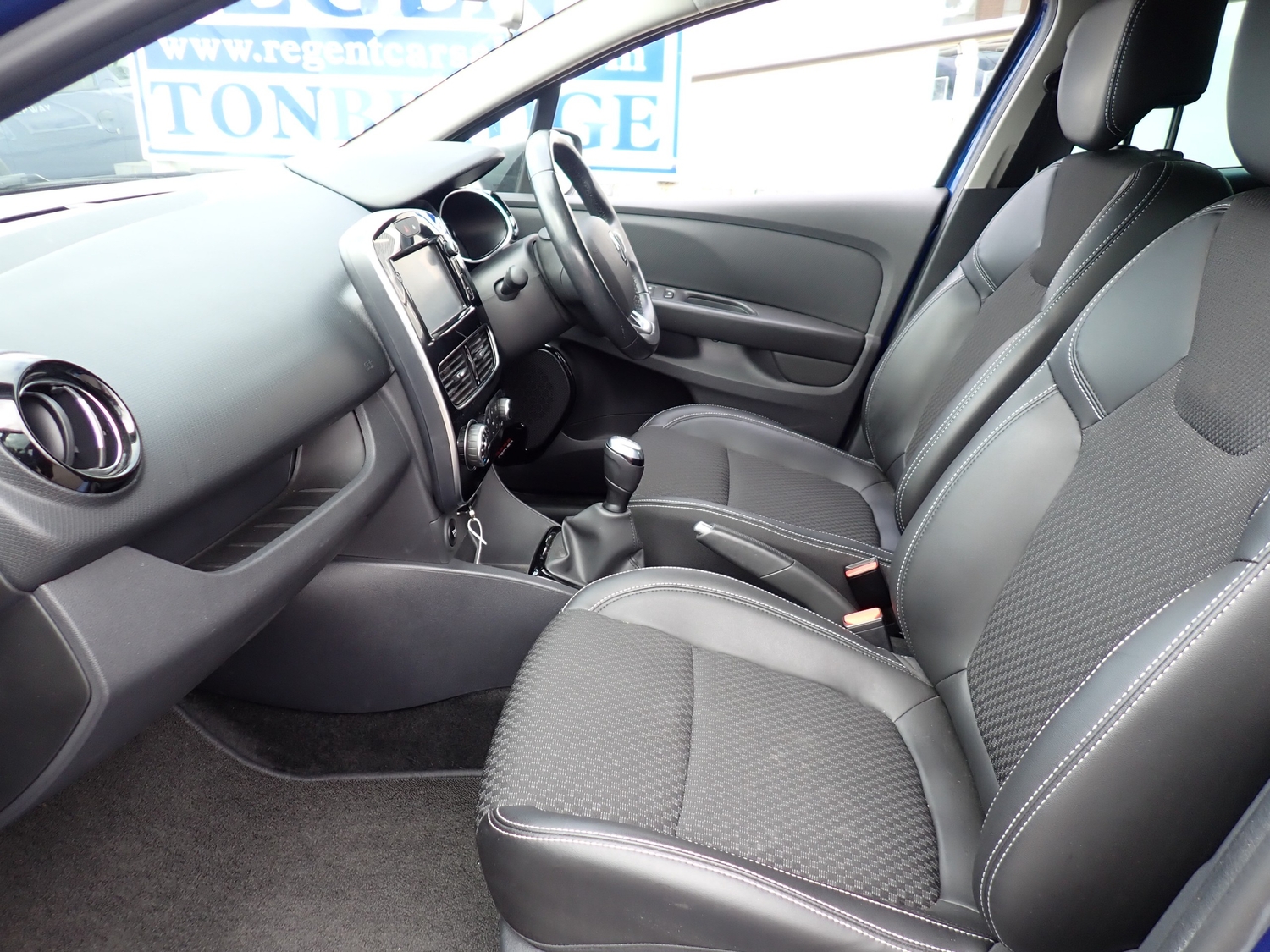 [ berth ]Renault Clio