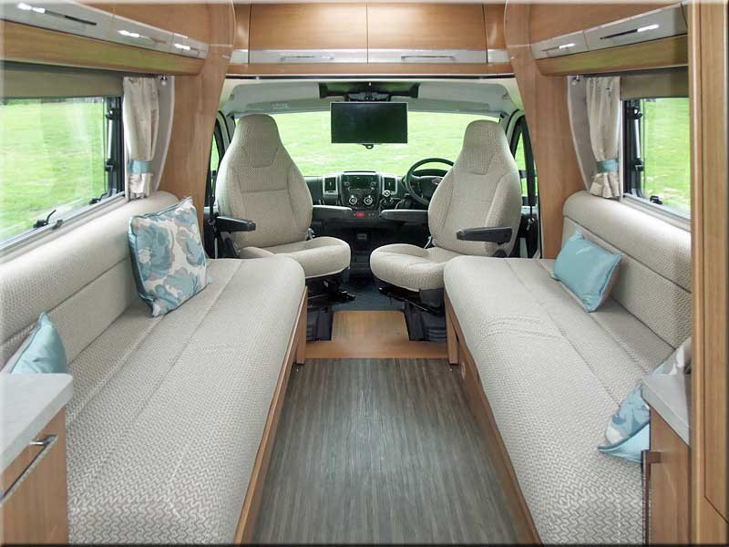 [ berth ]Auto-Trail Navajo