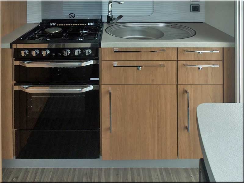 Auto-Trail Navajo 2015 - Motorhomes & Caravans