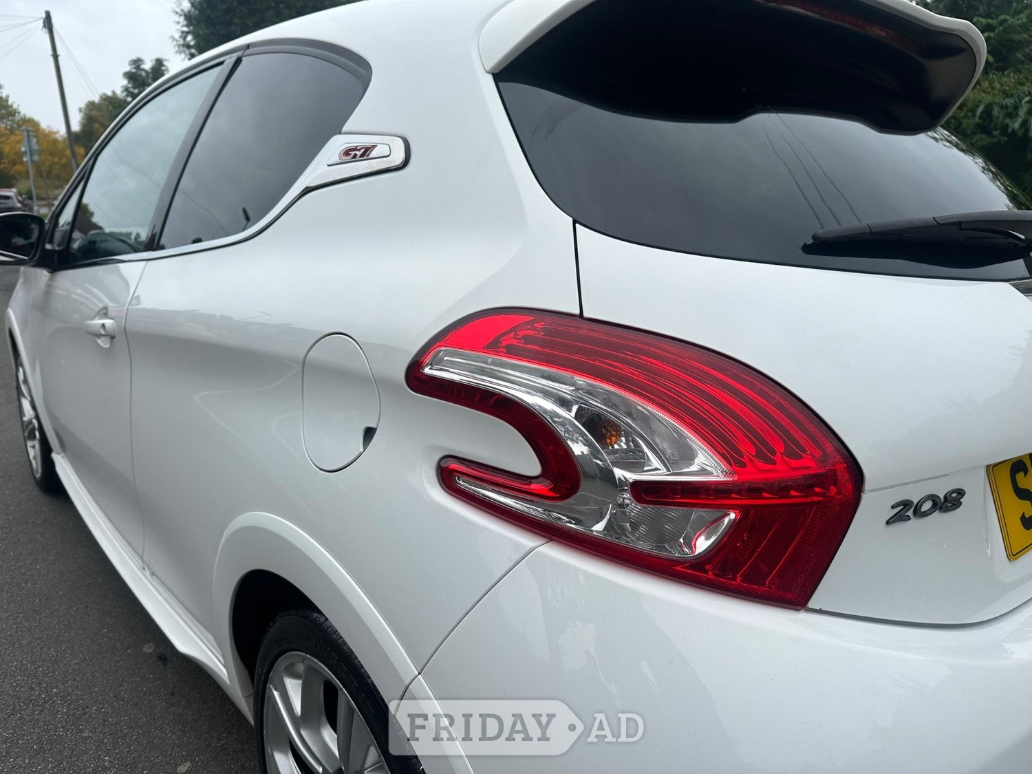 [ berth ]Peugeot 208