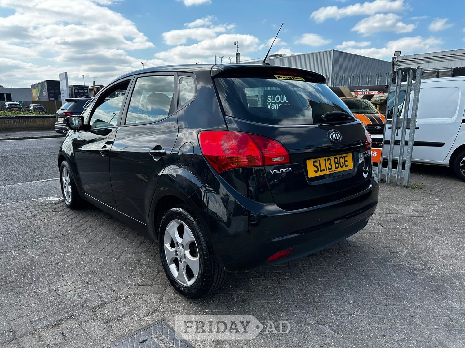 [ berth ]Kia Venga