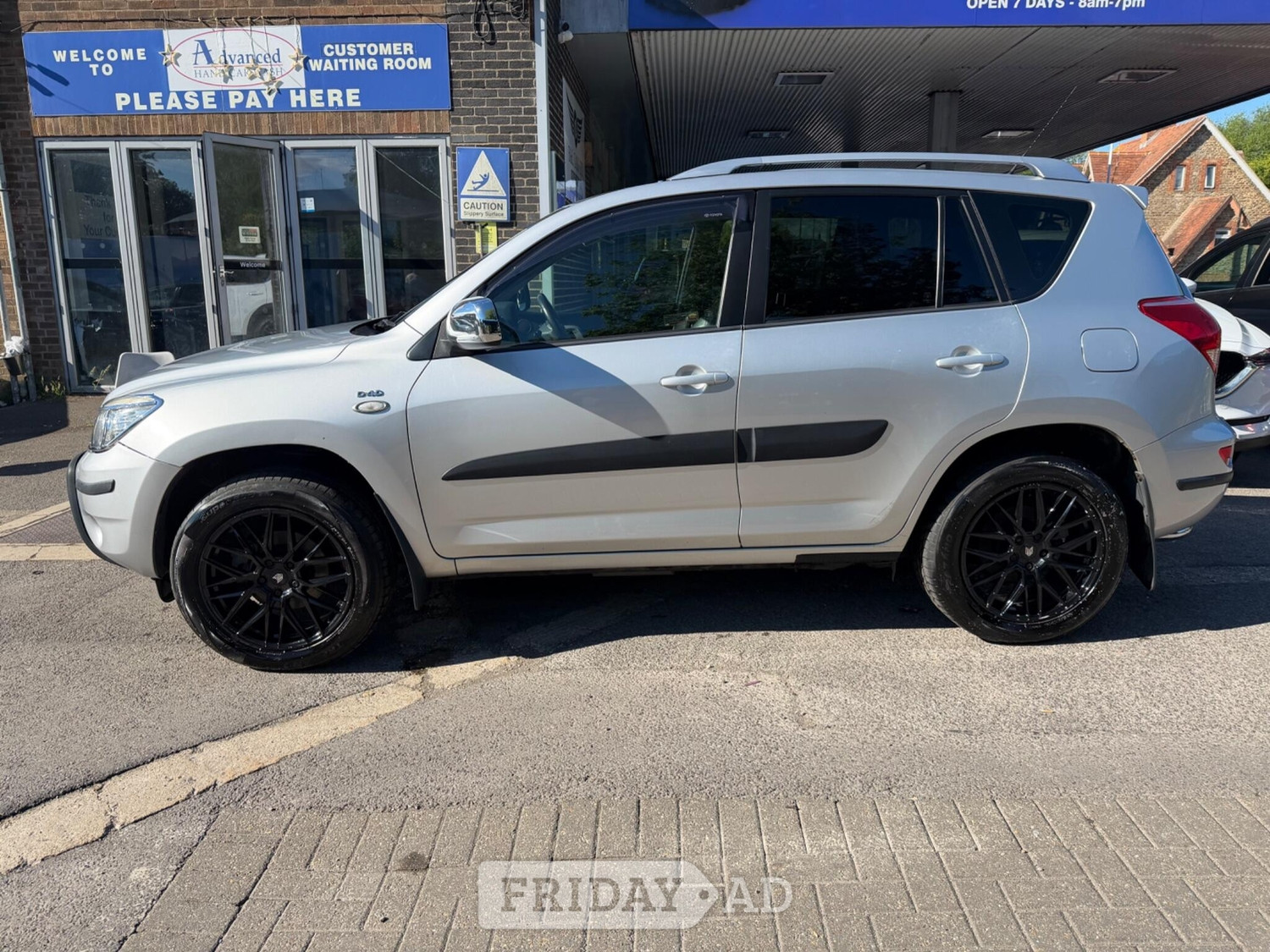 Toyota RAV4 2006 - Cars in Wantage