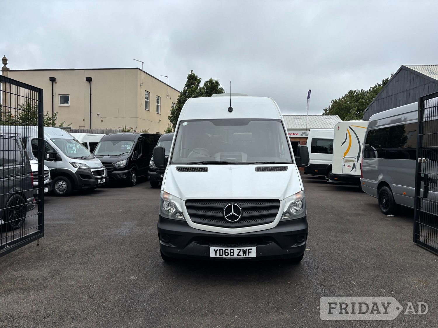[ berth ]Mercedes-Benz Sprinter