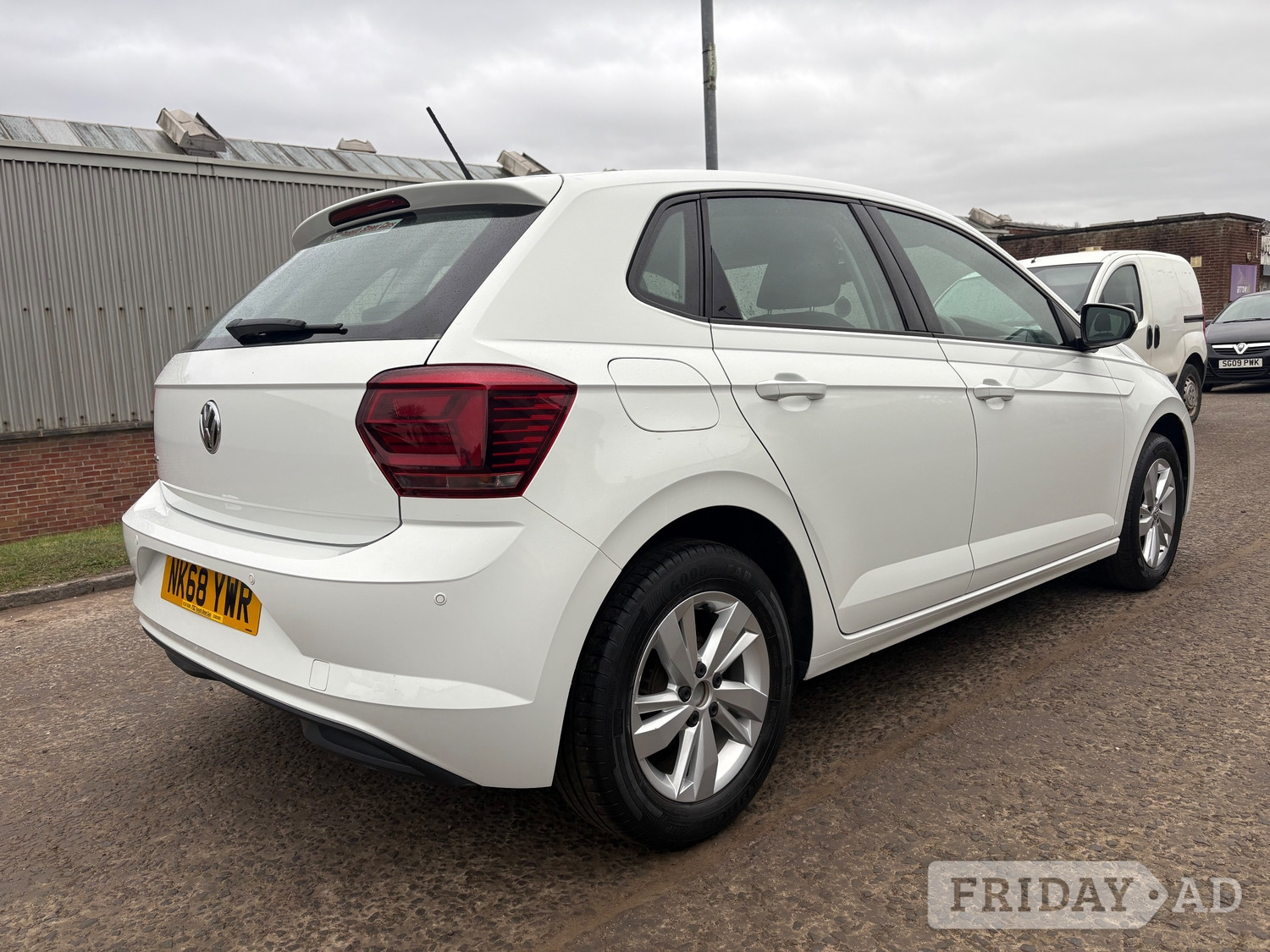 [ berth ]Volkswagen Polo