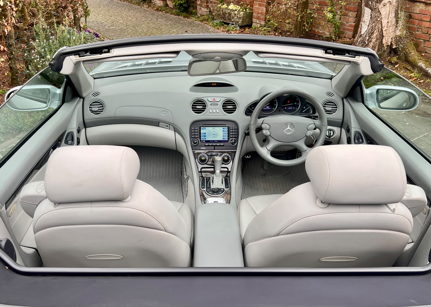 Mercedes-Benz SL Reigate