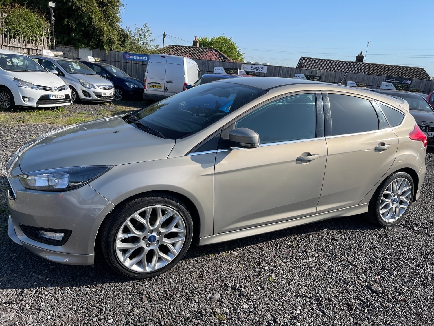 Ford Focus 2016 - Cars in Oldbury