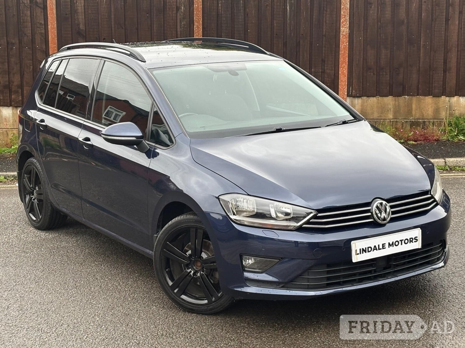 Volkswagen Golf SV 2016 in Oldham