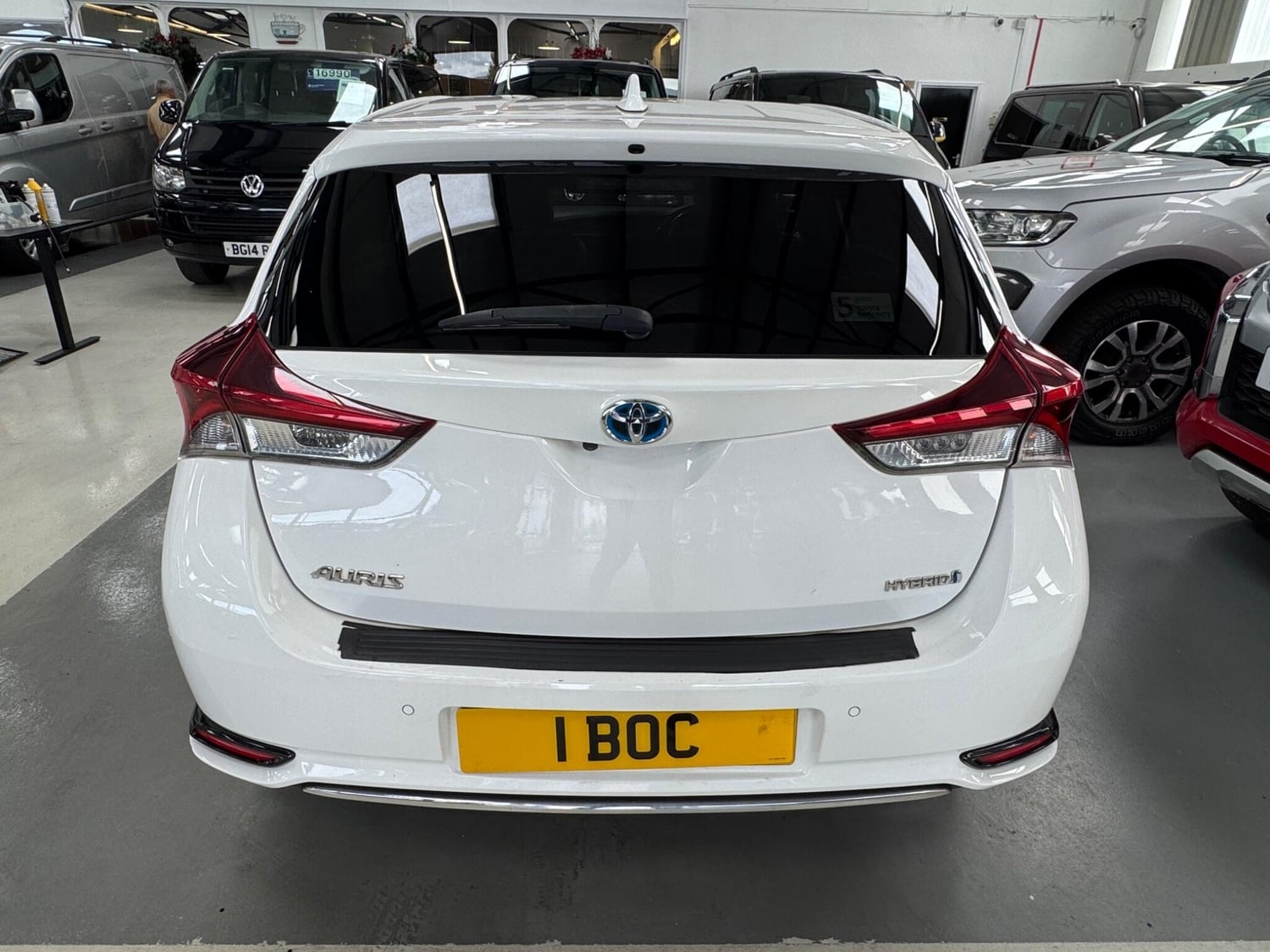 Toyota Auris 2017 - Cars in Bolton