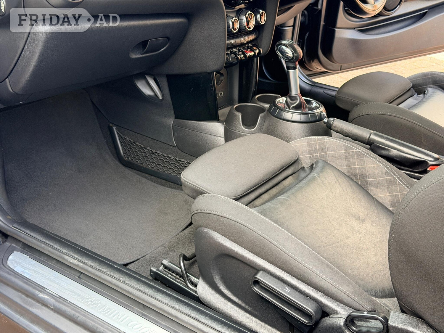 Mini Hatch 2016 - Cars in Wembley
