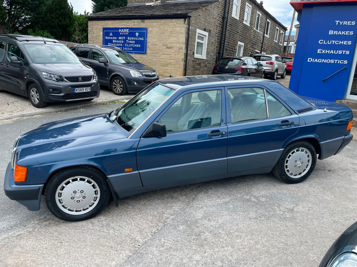 Mercedes-Benz 190 Halifax