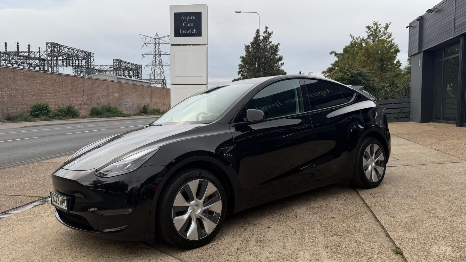 [ berth ]Tesla Model Y