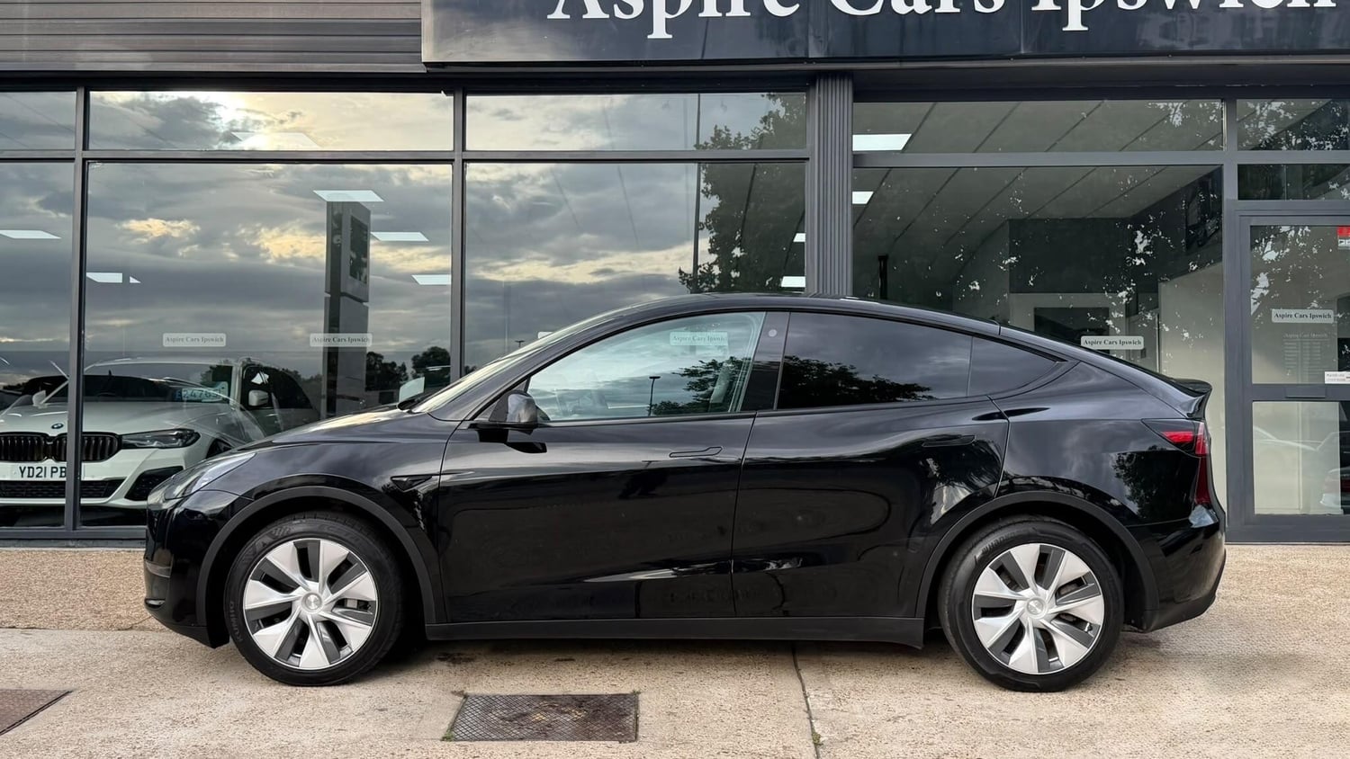 Tesla Model Y 2023 - Cars in Ipswich