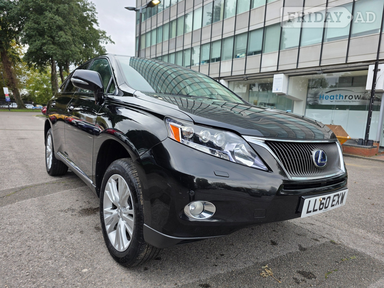 Lexus RX 2011 in Hounslow