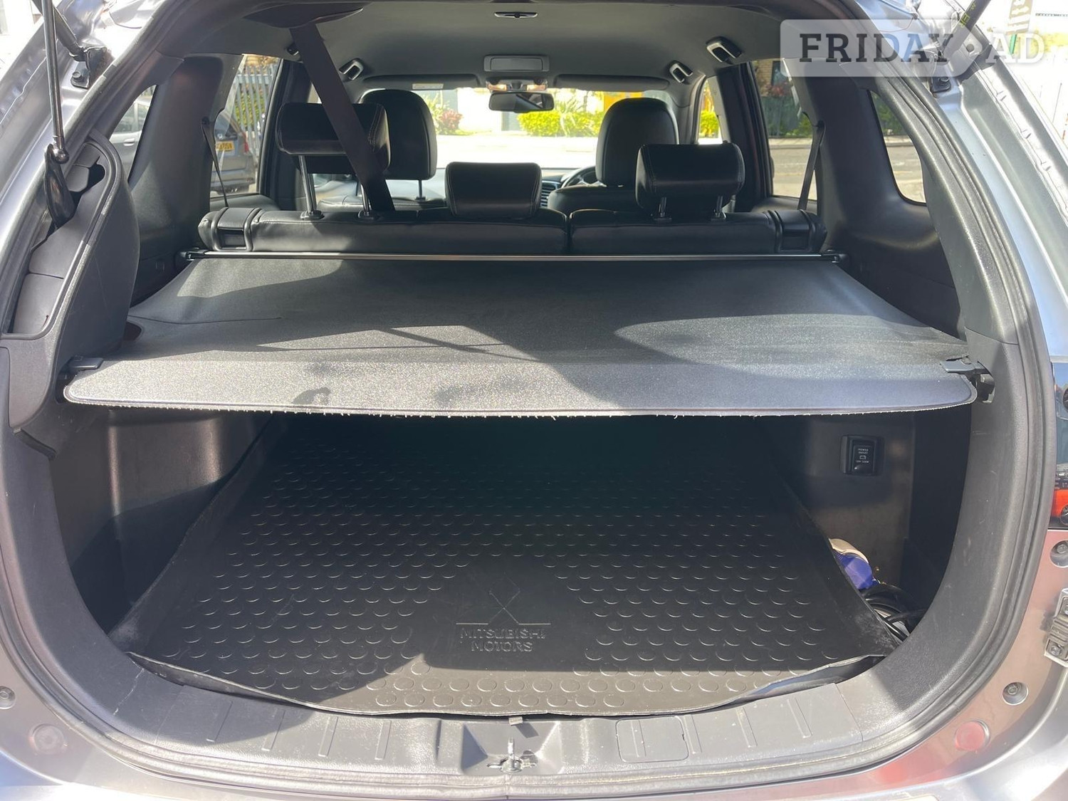 Mitsubishi Outlander 2019 - Cars