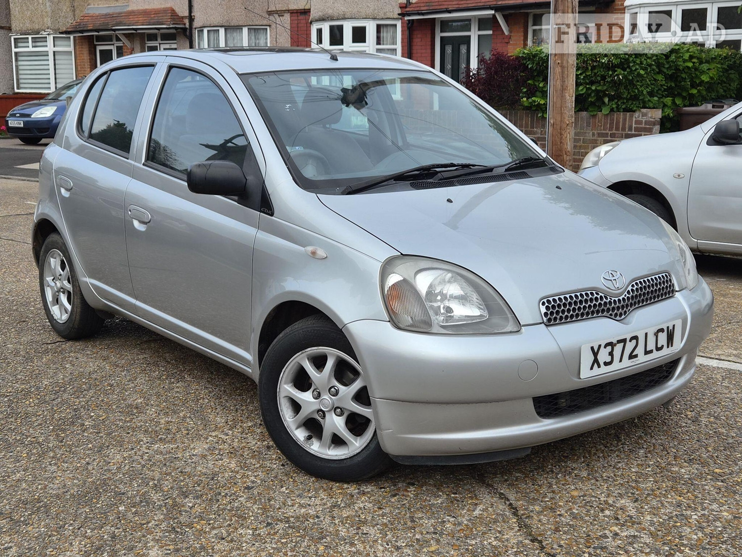 Toyota Yaris 2000 in Slough