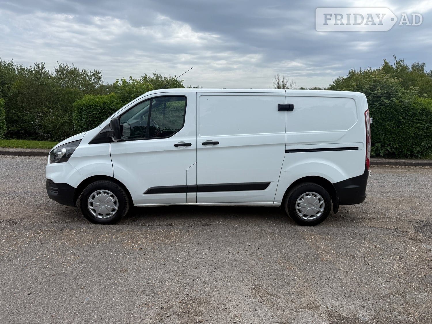 [ berth ]Ford Transit Custom