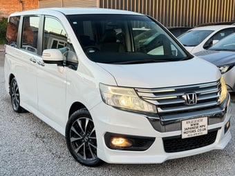 Honda Stepwagon 2014