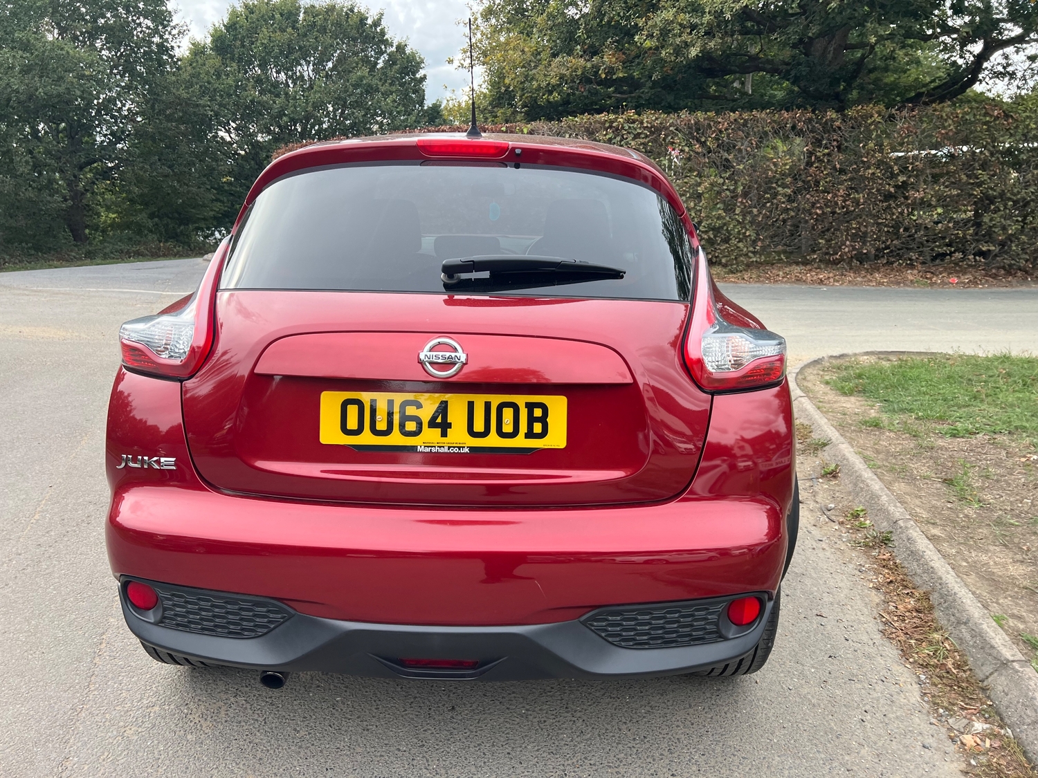 Nissan Juke 2014 - Cars in Horley
