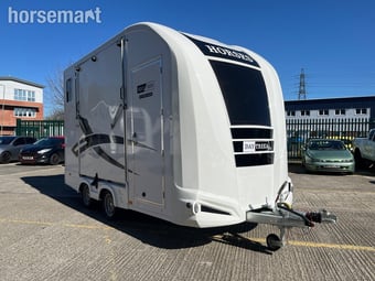 Equi-Trek Day-Treka Excel  Horse Trailer
