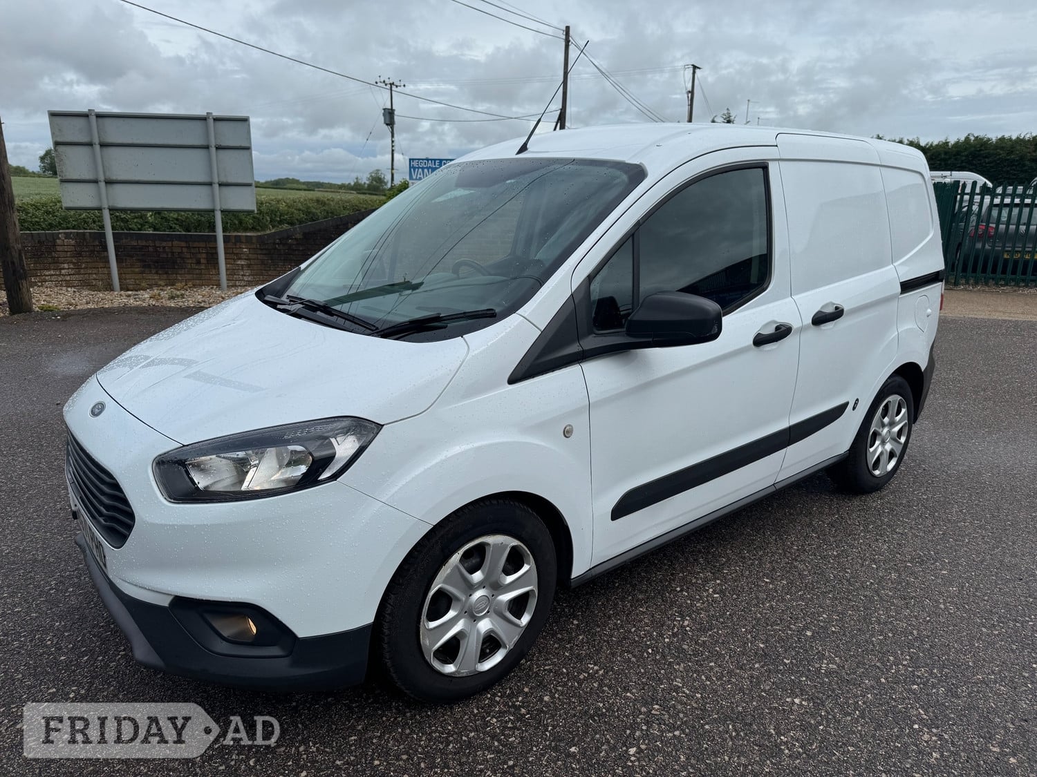 [ berth ]Ford Transit Courier