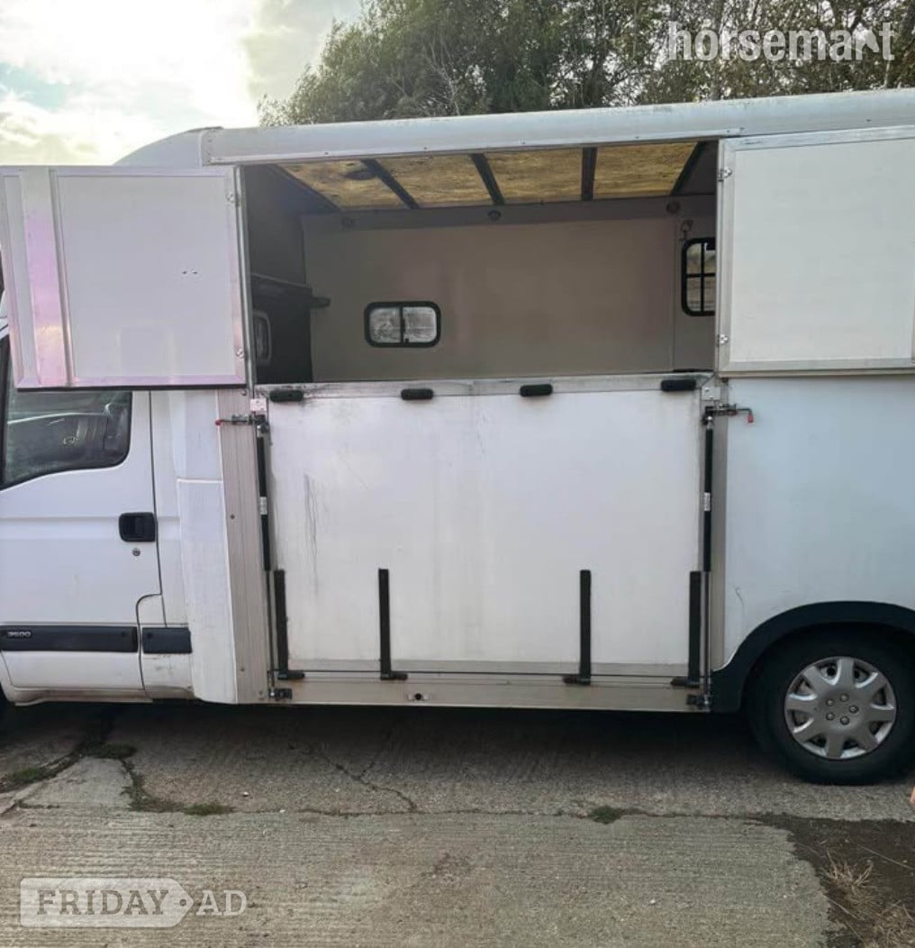 [ berth ]Happy Horse Boxes 