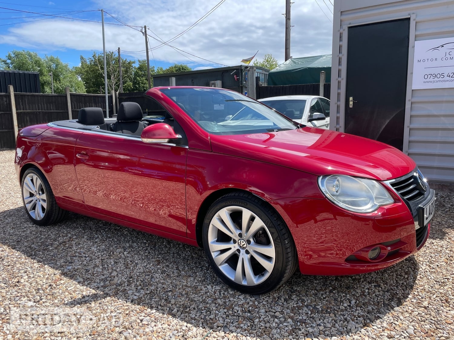 Volkswagen Eos 2008 in Farnham