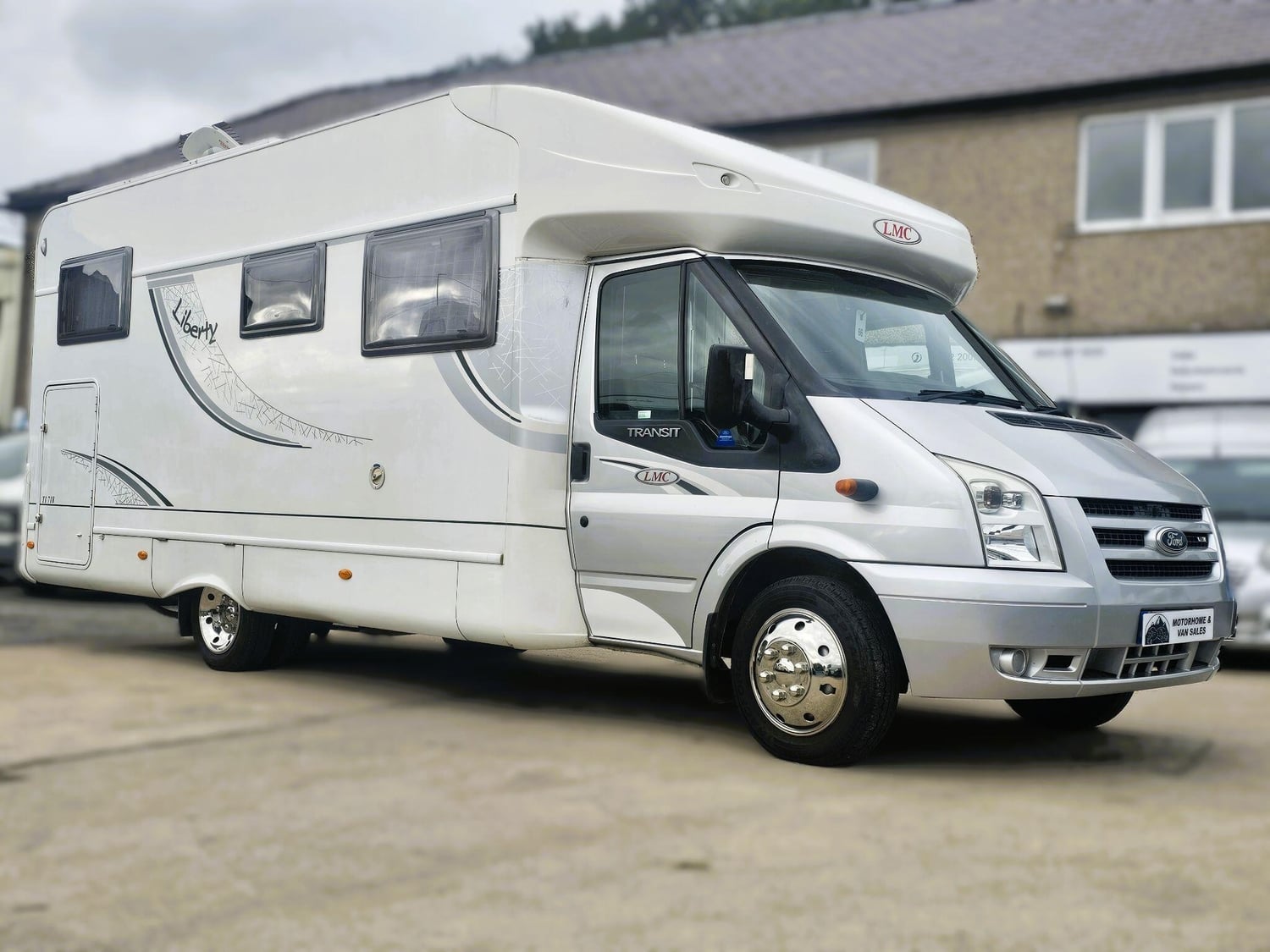 LMC Liberty TI718 4 Berth Low Profile Coachbuilt Motorhome FixedBed Large Garage Halifax