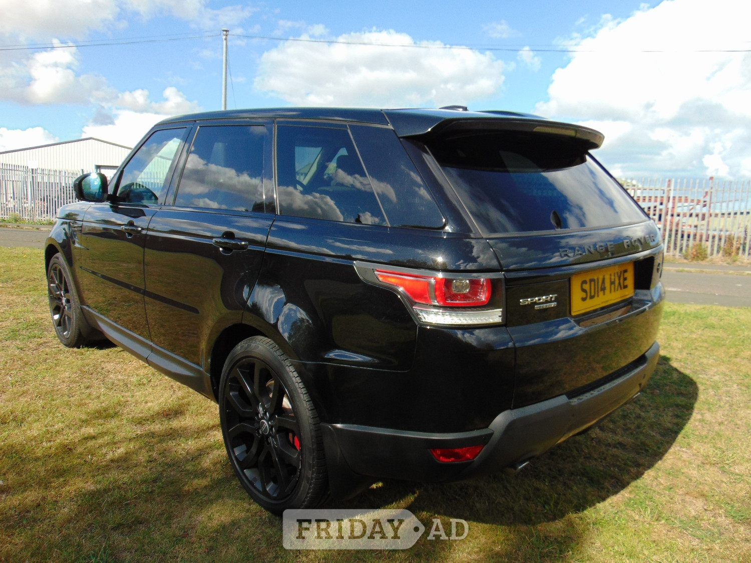 [ berth ]Land Rover Range Rover Sport