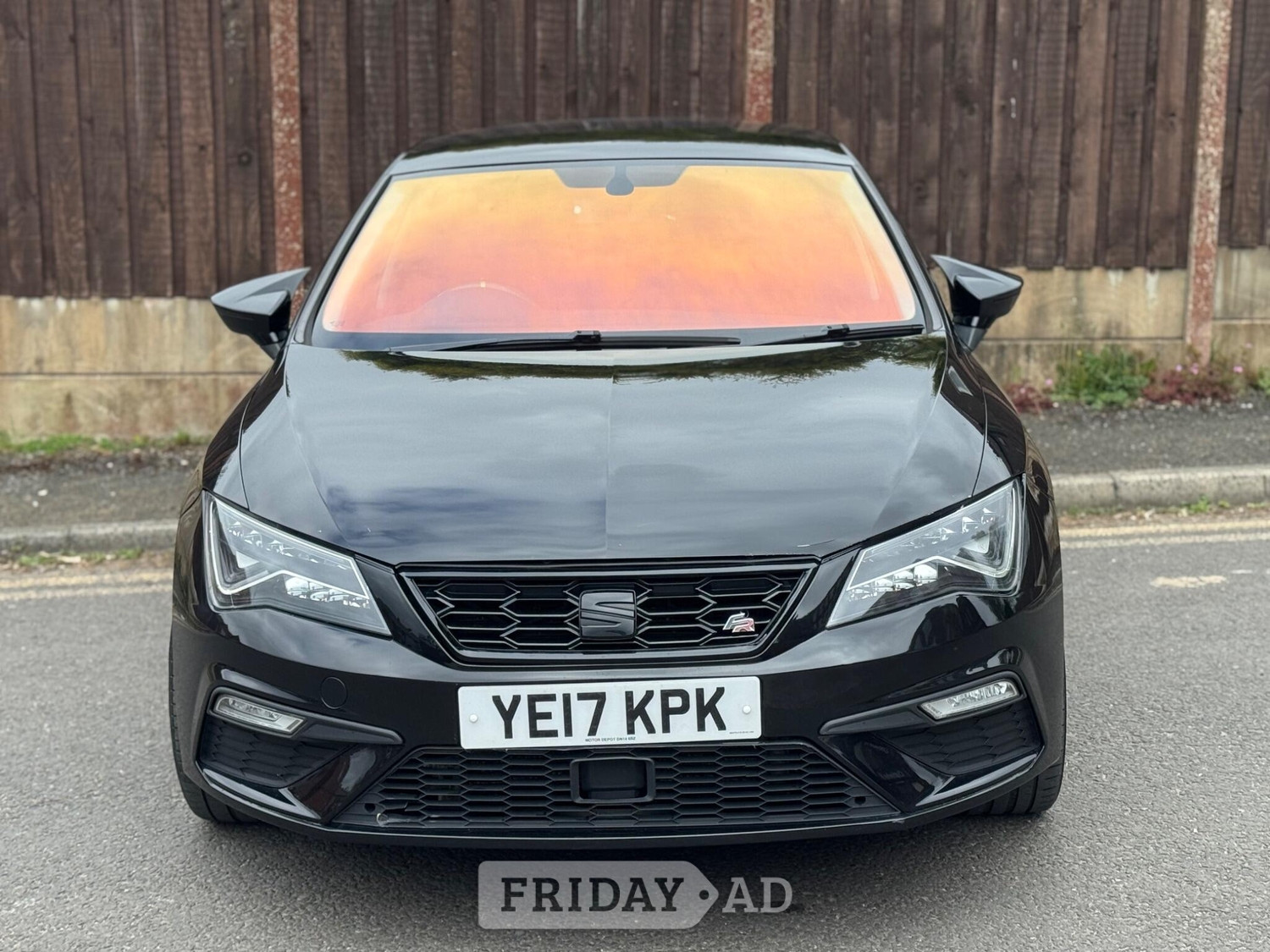 [ berth ]SEAT Leon