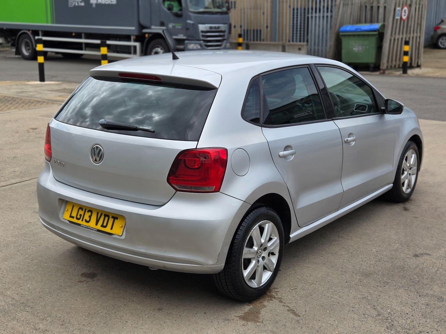 [ berth ]Volkswagen Polo
