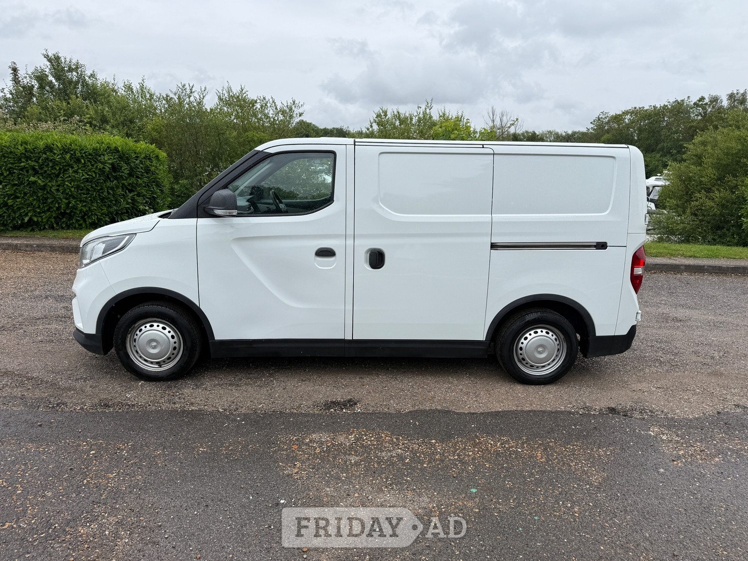 [ berth ]Maxus eDeliver 3