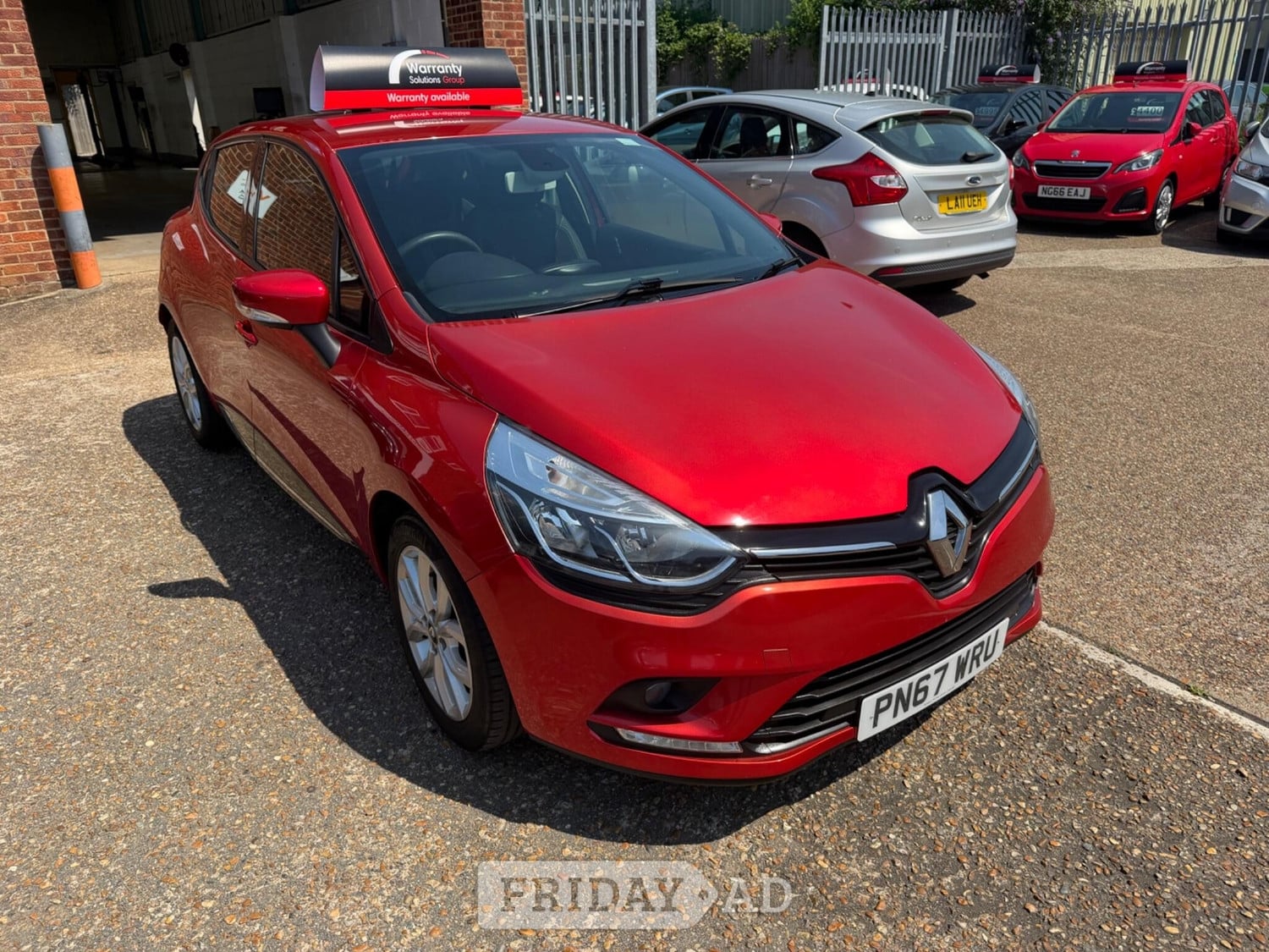 Renault Clio 2017 - Cars in Tonbridge