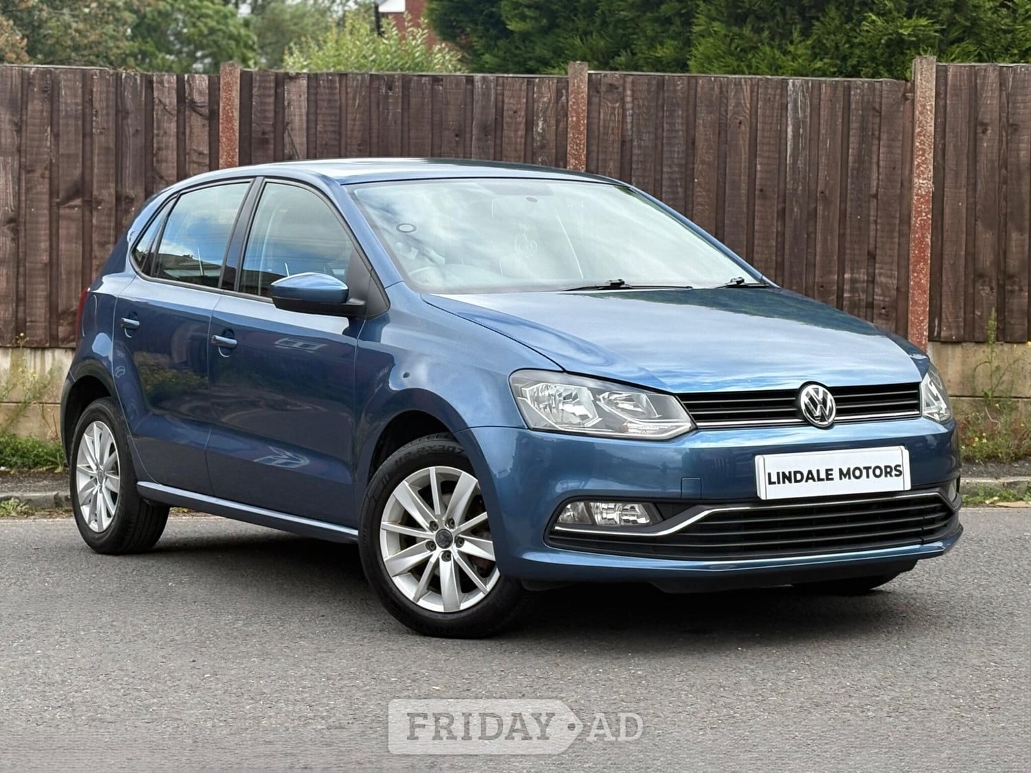 Volkswagen Polo 2015 in Oldham