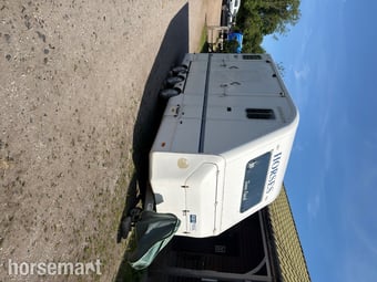 Equi-Trek Star-Treka  Horse Trailer