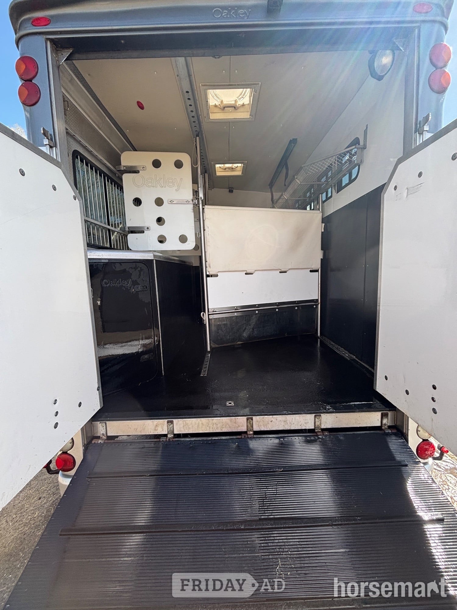 Oakley Supreme Iveco Horsebox - Trailers & Horseboxes