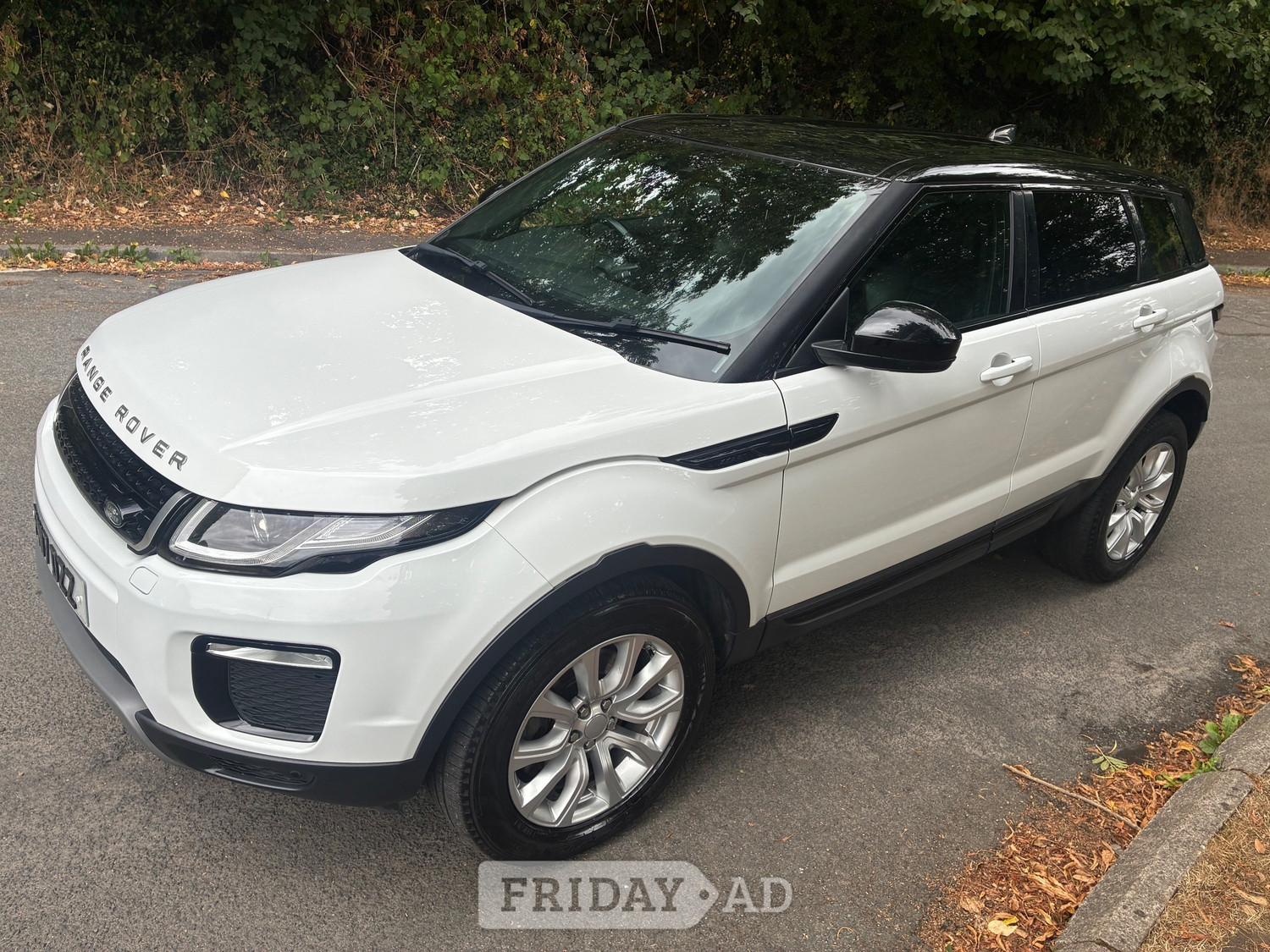 [ berth ]Land Rover Range Rover Evoque