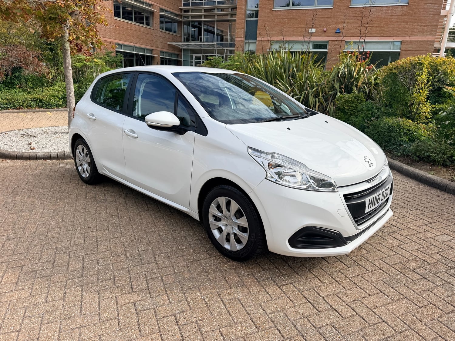 Peugeot 208 2016 - Cars in Fareham