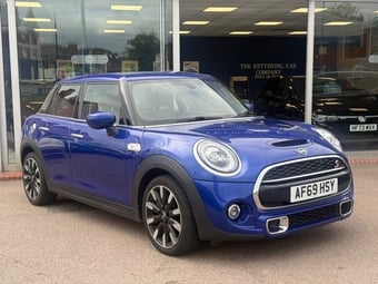 Mini Hatch 2019