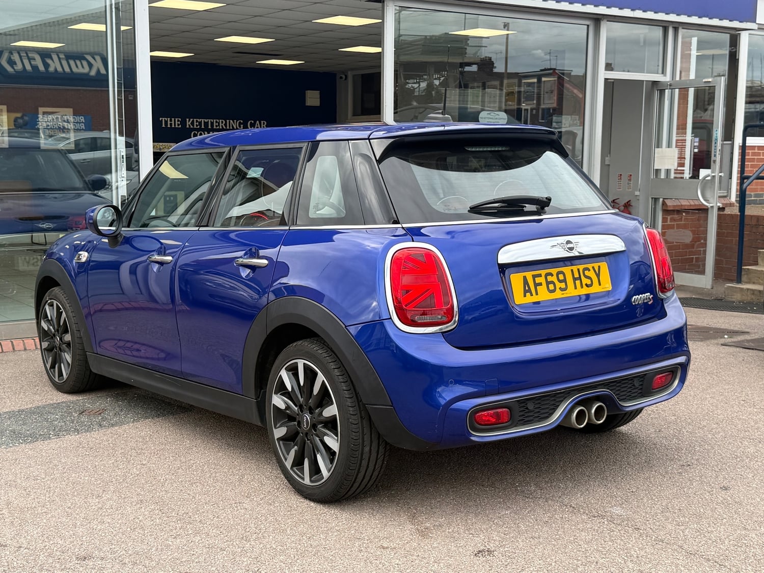 Mini Hatch 2019 - Cars in Kettering