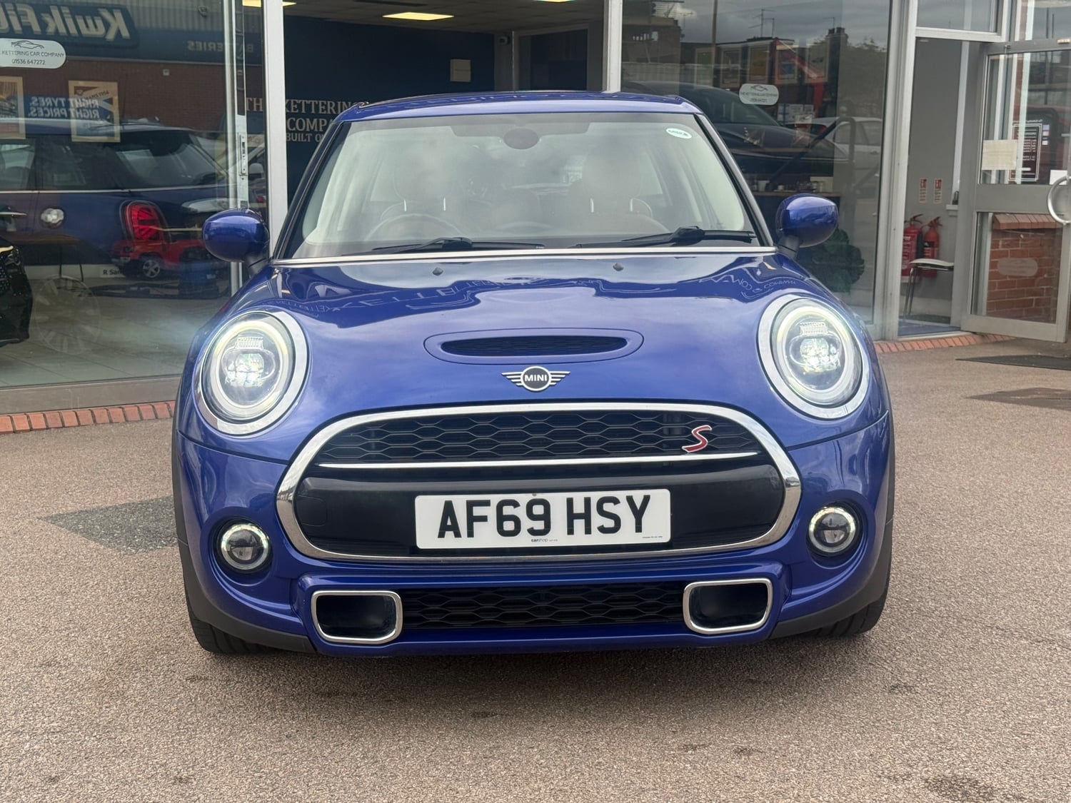 Mini Hatch 2019 - Cars